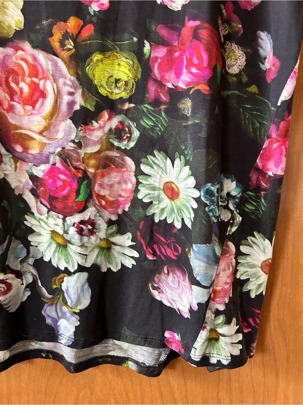 Ted Baker Night Garden Allover Floral Tee - Size M - Picture 3 of 5